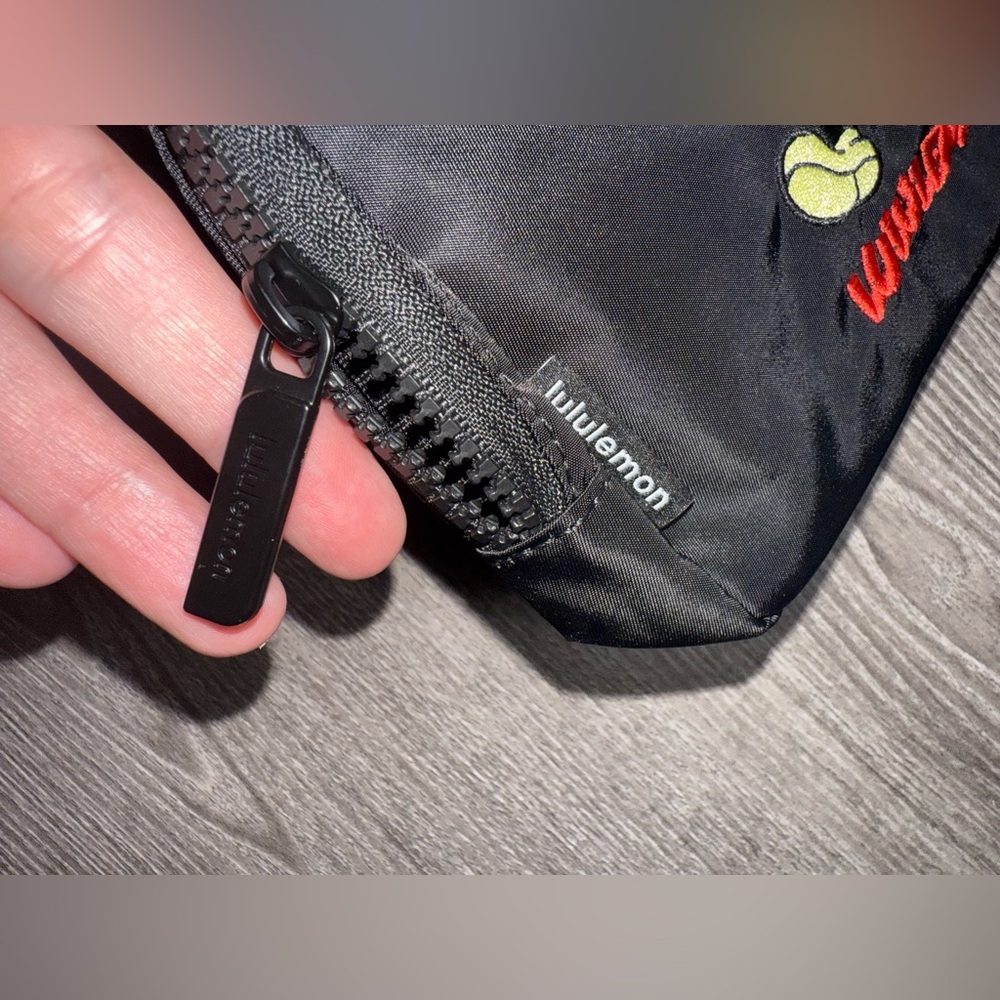 NEW DISNEY PARKS LULULEMON MICKEY EVERYWHERE BELT BAG FANNY PACK BLACK STRAP ✨ - Picture 5 of 8